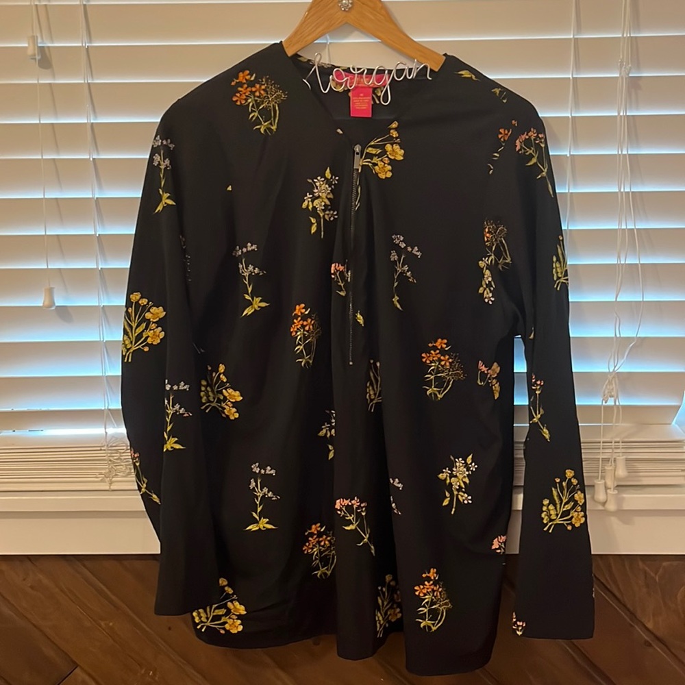 1X black floral blouse